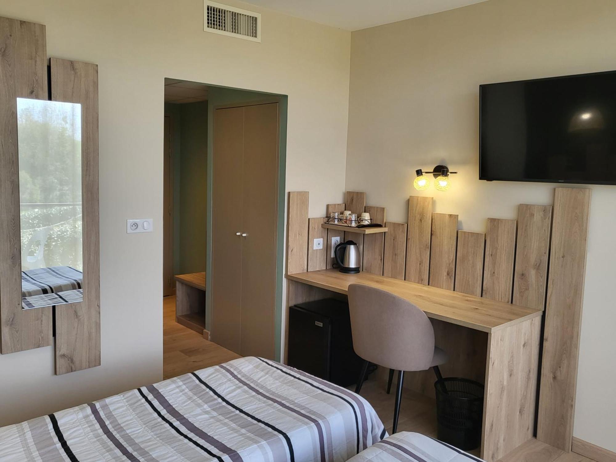 Hotel Logis Le Cadusia Chaource Pokoj fotografie